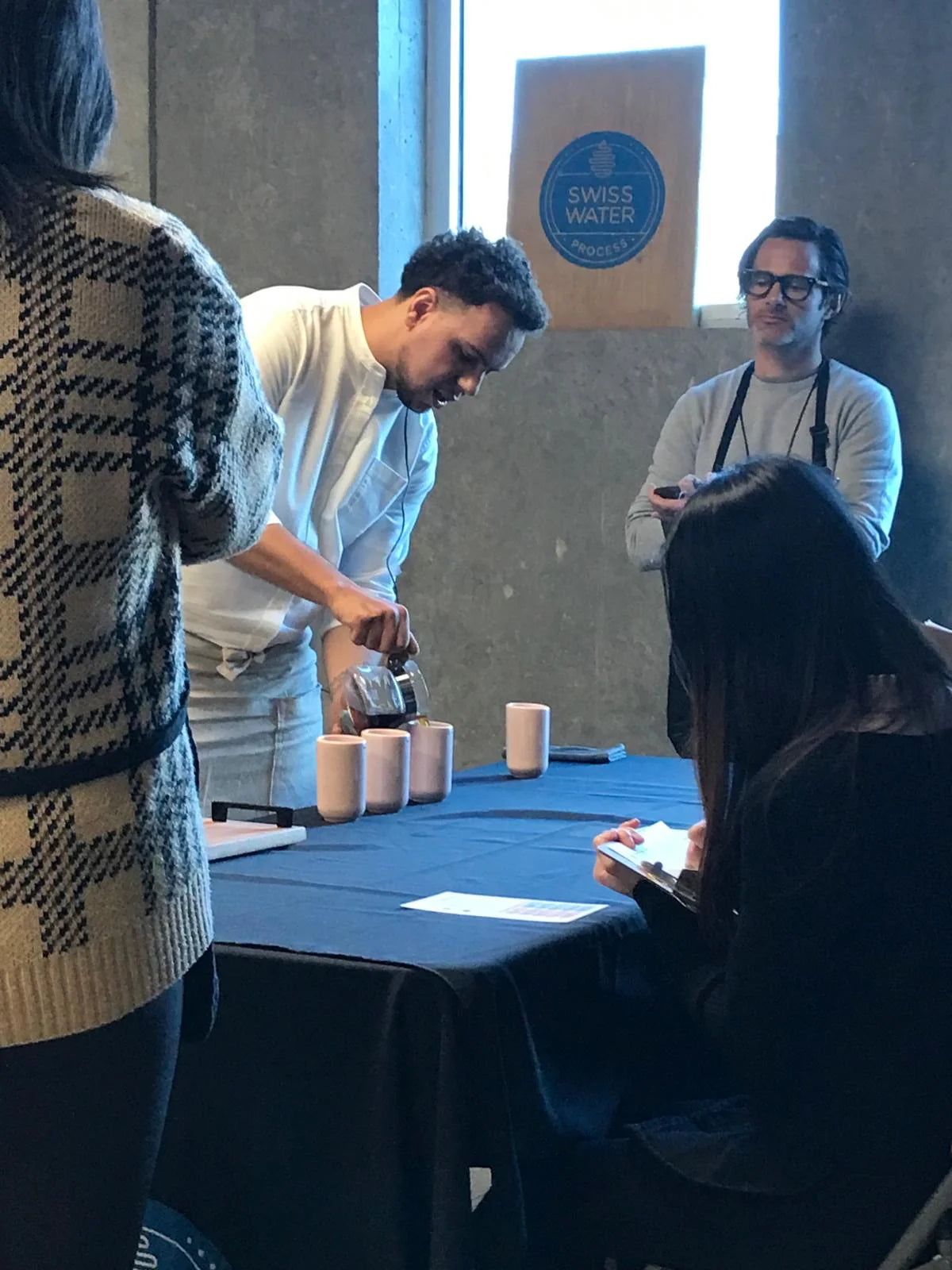 KIKI — Xícara para Café Filtrado com Dupla Borda